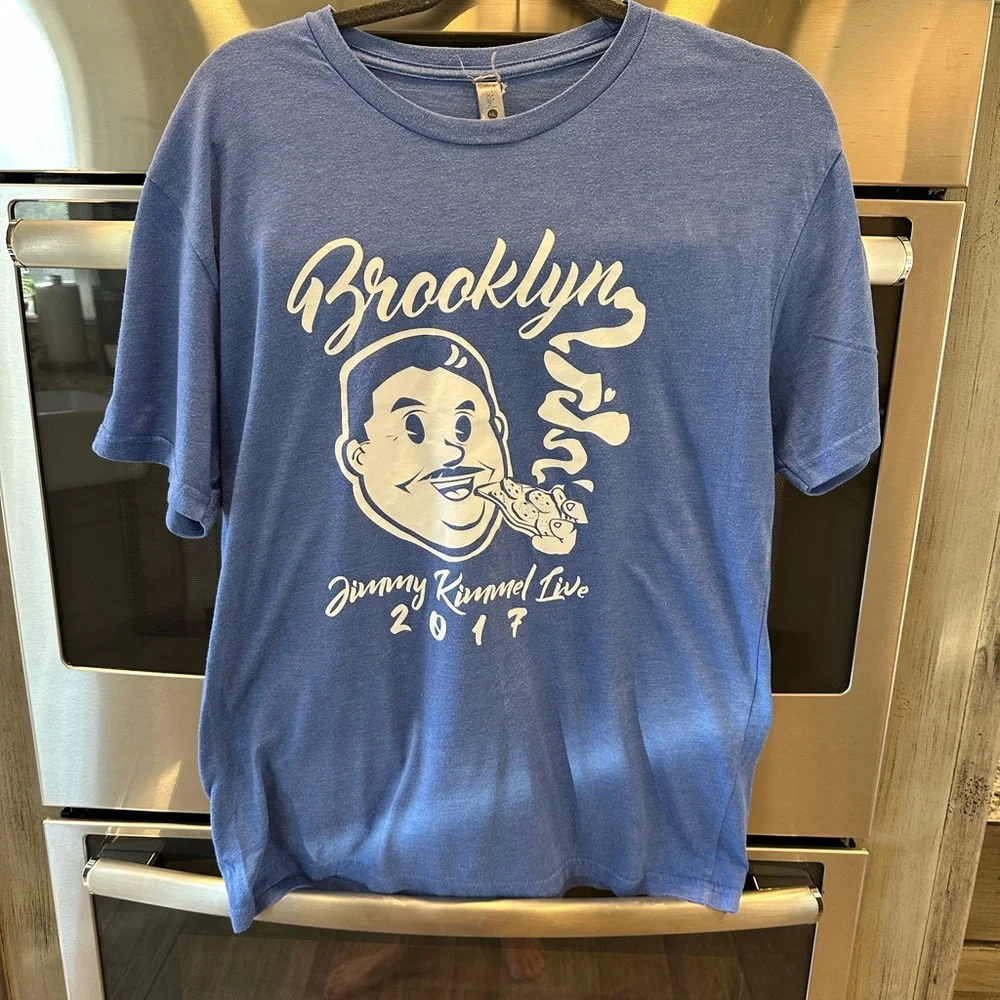 Jimmy Kimmel T shirt
Brooklyn with Howard Stern as guest - Picture 2 of 5